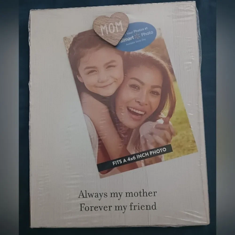 MOM Photo Hanger Frame